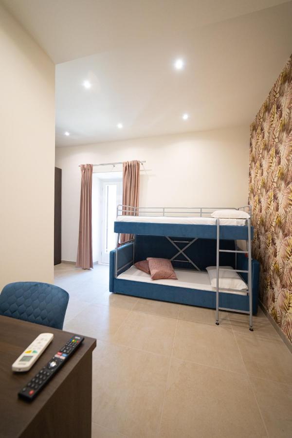 Numisia Guest House テッラチーナ エクステリア 写真