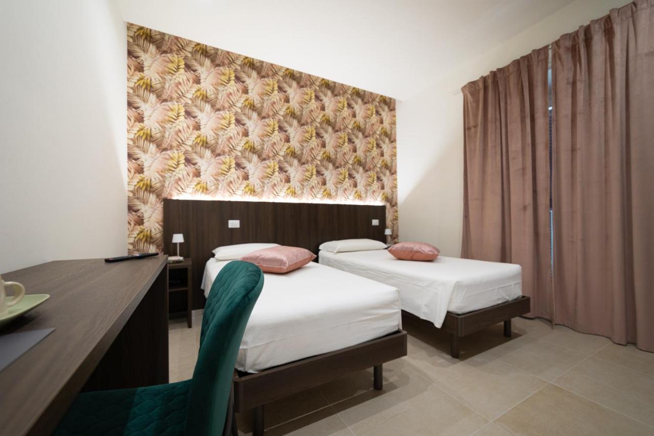 Numisia Guest House テッラチーナ エクステリア 写真