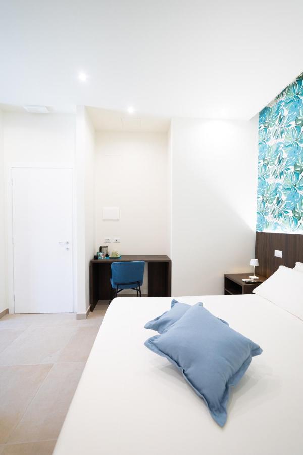 Numisia Guest House テッラチーナ エクステリア 写真