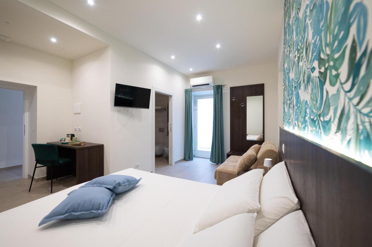 Numisia Guest House テッラチーナ エクステリア 写真