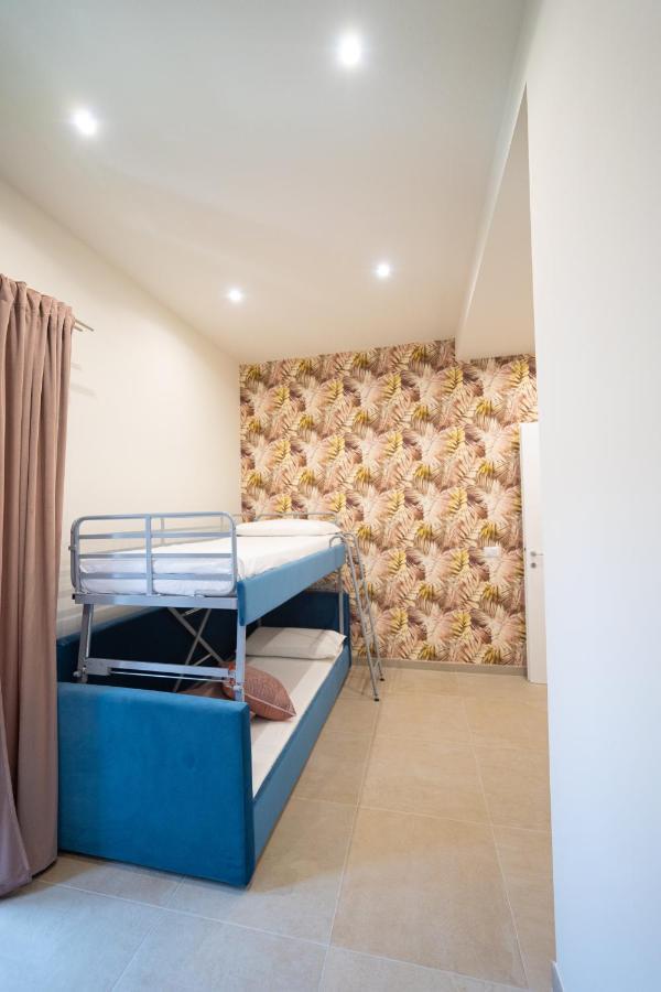 Numisia Guest House テッラチーナ エクステリア 写真